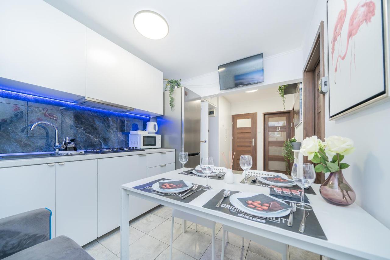 Unit Rooms Warszawa By Metro Rondo Onz Short Rent Idealne Pokoje Na Nocleg W Warszawie Экстерьер фото