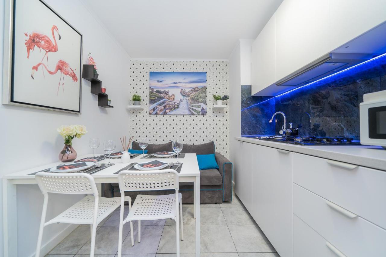 Unit Rooms Warszawa By Metro Rondo Onz Short Rent Idealne Pokoje Na Nocleg W Warszawie Экстерьер фото